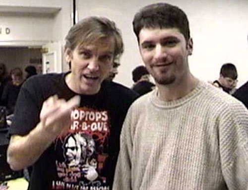 Jeff shoots the shit with Bill Moseley who played the infamous CHOP TOP in TEXAS CHAINSAW MASSACRE 2 and will soon be seen in Rob Zombie's anxiously awaited upcoming flick: HOUSE OF 1000 CORPSES!!!