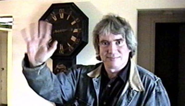 Robert says hello to all his wonderful fans!